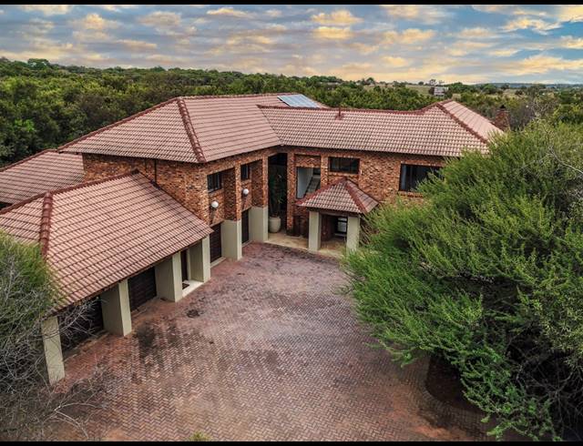 4 BEDROOM HOUSE FOR SALE IN LEEUWFONTEIN ESTATE